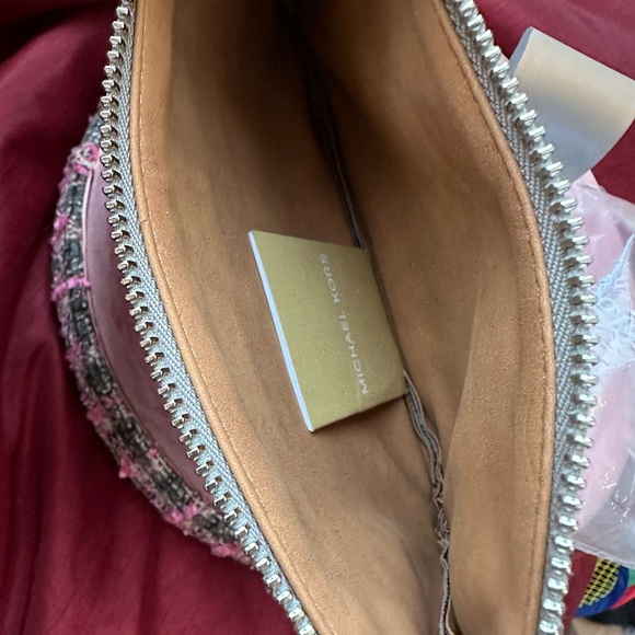 Michael Kors bag/clutch/belt bag Belt is missing - Picture 4 of 12